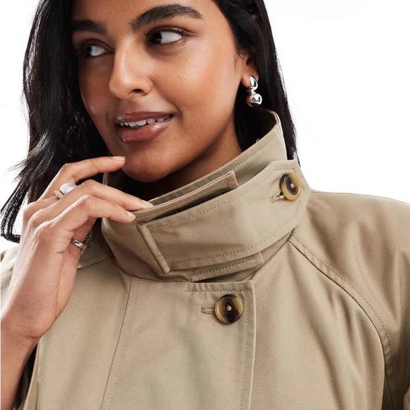 ASOS Design Cropped Tan Trench Coat - Picture 3 of 4